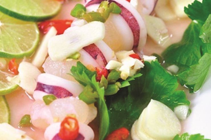 プラームックヌンマナーム（イカのレモンサラダ）