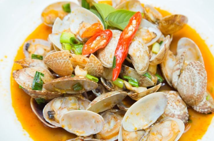 パッホイラーイ（あさりのバジル炒め）